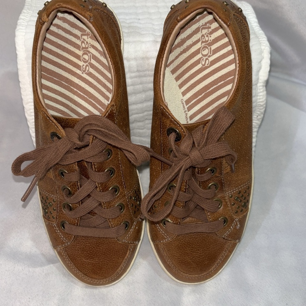 Taos Women’s Brown Freedom Walking Sneakers Comfort Leather Lace Up Size 7